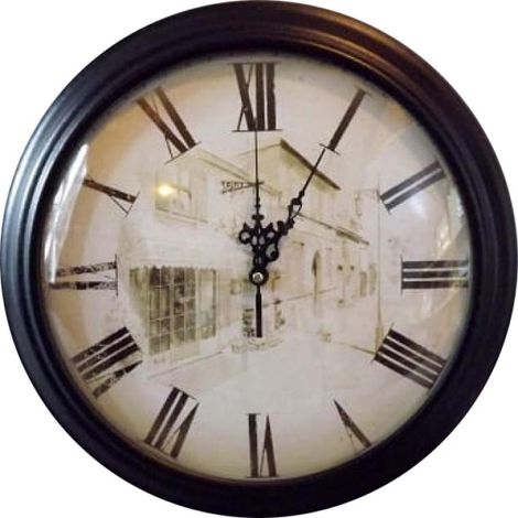Wanduhr in schwarzem Gebäuderahmen, 34 cm (1/2)