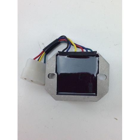 Regolatore di tensione KUBOTA motore modello 1822 D 1882D 718D 721D 721G 003497 (1/4)