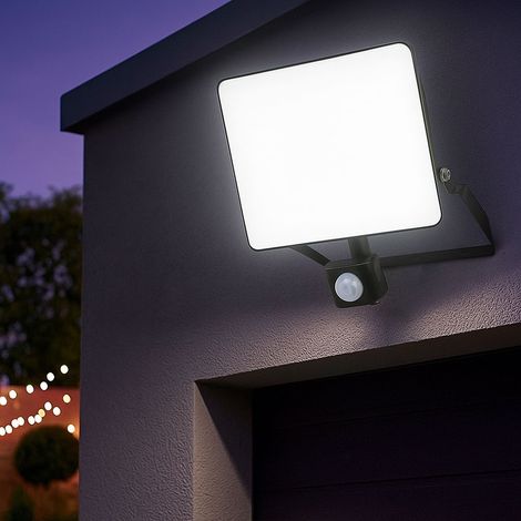 Faretto a LED per esterni con rilevatore di movimento Lampada a parete con sensore Lampada a parete, spot regolabile, 50W 6000Lm bianco caldo, LxLxH 21,7 x 24,1 x 8,9 cm