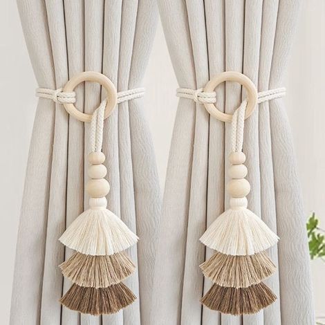 Suspension de rideau à trois niveaux avec pompons effilés et perles en bois suspension de rideau tissée de style bohème décoration simple et luxueuse pour les rideaux de la maison. (1/2)