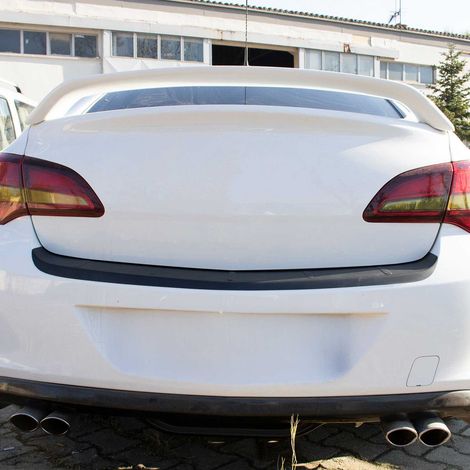 OMAC Ladekantenschutz Stoßstangenschutz für Opel Astra J Limo 2012-2015 Facelift – Acryl matt schwarz (1/5)