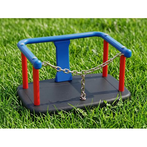Asiento de columpio infantil tipo cubo con inserto de aluminio negro y cadena. (1/3)