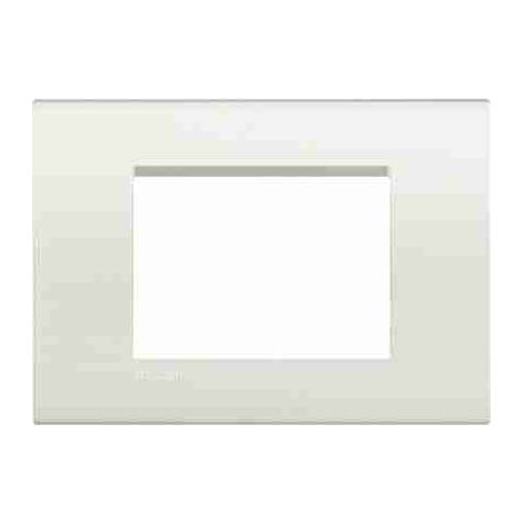 BTILNA4803BI Placca quadra Livinglight 3 moduli