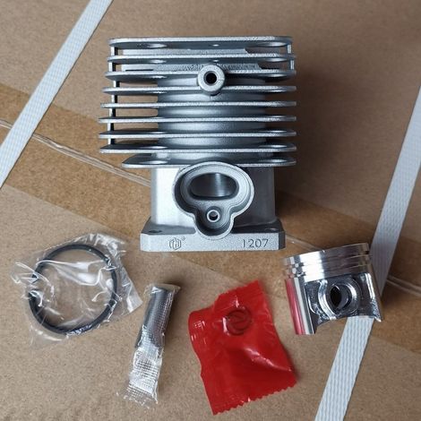 Cylindre FS 250 FS250 (40 mm) 4134 020 1214 Cylindre, alésage de 40 mm, pour utilisation avec les débroussailleuses Stihl FS250. (1/5)