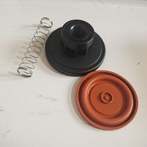 1 Farbsatz: wie abgebildet. Material: Silikon + Kunststoff. Fahrzeuggröße 1.4. Lieferumfang: Motor-PCV-Ventildeckel. (1/4)