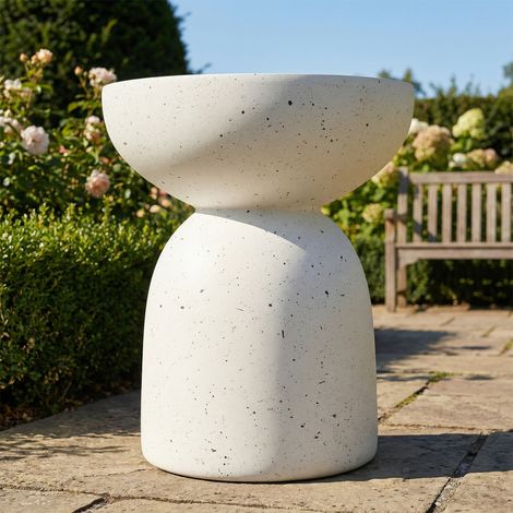 Table d'appoint effet terrazzo blanc en oxyde de magnésium, légère, imperméable et anti-UV, sans montage, style moderne pour intérieur, jardin, balcon et bord de piscine (1/5)