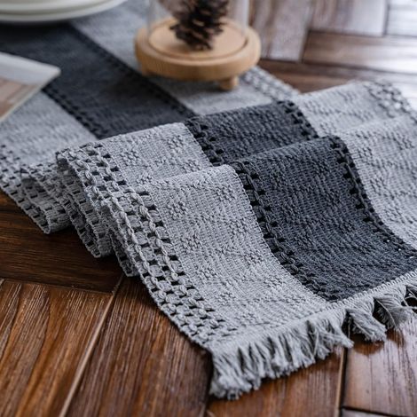 Nappe tissée à la main en coton et lin de style rustique et bohème avec pompons, convenant aux tables à manger (grise, 30x180 cm). (1/5)