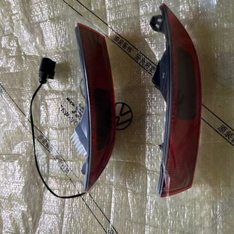 ID6crozz Reflektorleiste für die hintere Stoßstange, neu, linke Seite leuchtet, rechte Seite nicht. 12G945701 12G9 (1/4)
