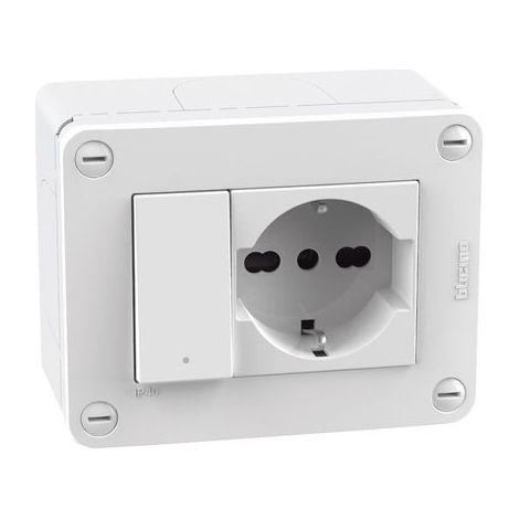 Scatola Ip40 3 Moduli Con Interruttore + Presa Matixgo (Bticino Cod. 28403W2)