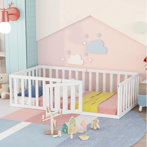 Cama infantil de suelo madera con valla puerta blanca OKMYHOME (1/5)
