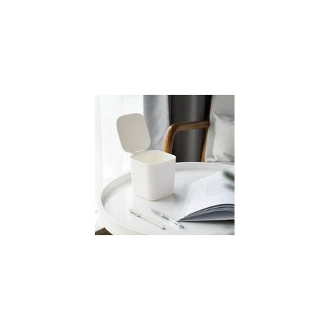 Kreativer Mini-Mülleimer mit Schwingdeckel, ideal für Büro, Küche, Wohnzimmer oder Tisch. Kunststoff-Tischmülleimer mit Schwingdeckel (weiß). – Crezuo