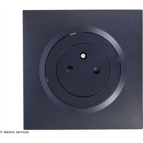 Legrand – Prise de courant complète Dooxie – 250V 16A – Indice de protection IP20 – Pour installation intérieure – Compatible avec plaque 600891