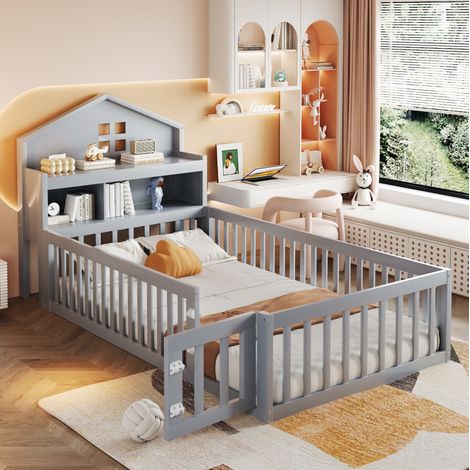 Lit enfant cabane 90x200 cm en bois massif gris avec tête de lit de rangement, barrière de sécurité, portillon et sommier à lattes (1/5)