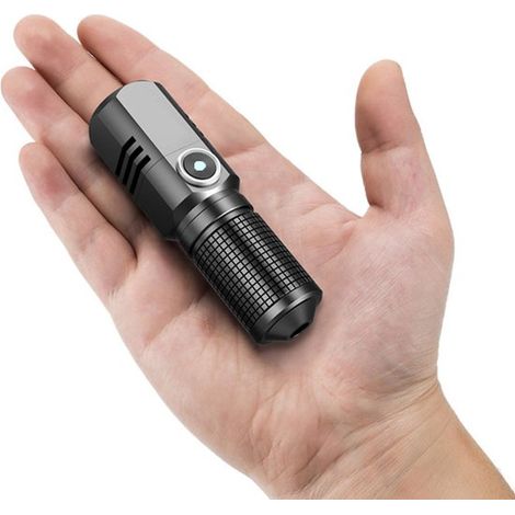 Nuova mini torcia potente con laser LED a lungo raggio, lente zoom super luminosa P50 ricaricabile tramite Type-C