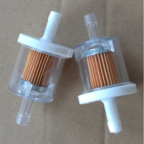 This oil filter is compatible with various Briggs & Stratton models, including fuel filters 493629 and 691035. (1/2)