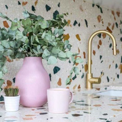 Carrelage mural uni véritable Terrazzo 12 mm – 60x60 cm – Stracciatella adouci – Surface 0,36 m² – Esthétique marbrée durable