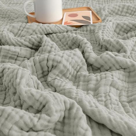 Couverture Gaze de Coton, 150 x 200 cm Plaid Coton Canapé, Couvertures 100 % Coton, Usage 4 Saisons, couvertures en Mousseline pour Adulte, Couverture Été pour Lit, Canapé, Jeté de Lit (Gris Clair) (1/5)