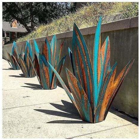 Rustikale Tequila-Skulptur, selbstgemachte Agave aus Metall, rustikale handbemalte Metall-Agave, Gartendekoration, Wanddeko für den Garten
