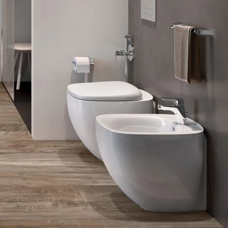 Coppia sanitari filomuro in ceramica bianco alpino – Illusion  RAK Ceramics
