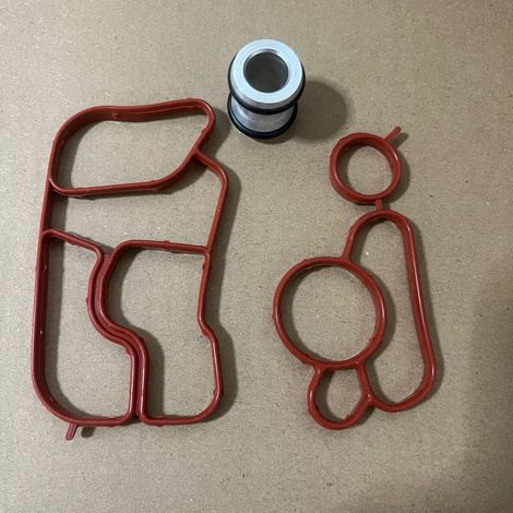 Raccord et joint de refroidissement compatible avec Audi/VW - Réf. 06J117070C / 06J115441A (1/4)