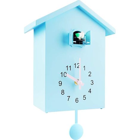 Une horloge murale de style nordique représente un coucou qui sort par la fenêtre pour donner l'heure. (1/5)