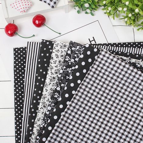 Lot de 7 carrés de tissu en coton prédécoupés de 50 x 50 cm pour la confection de linge de lit (noir) (1/5)