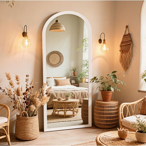 Miroir sur pied pleine longueur incurvé 160 x 50 cm avec pied métal inclinable, cadre bois blanc, image nette pour maison et commerce  CHICFURN (1/5)