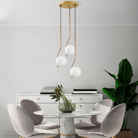 Élégant lustre doré, hauteur réglable 65-110 cm, corps en métal, capuchon Ø 15 cm, 3 ampoules E14 max. 40 W, pour les espaces de vie modernes, indice IP20. (1/5)
