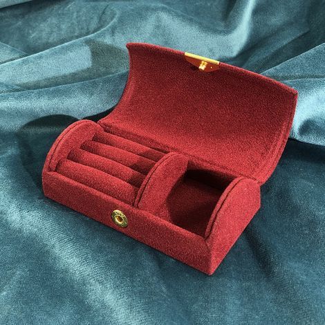 Kompakte und elegante Schmuckschatulle für Ohrringe, Ringe und Halsketten – Schmuckorganizer für Reisen und ein perfektes Geschenk für die Freundin – Tragbares Reiseetui, rot (1/5)