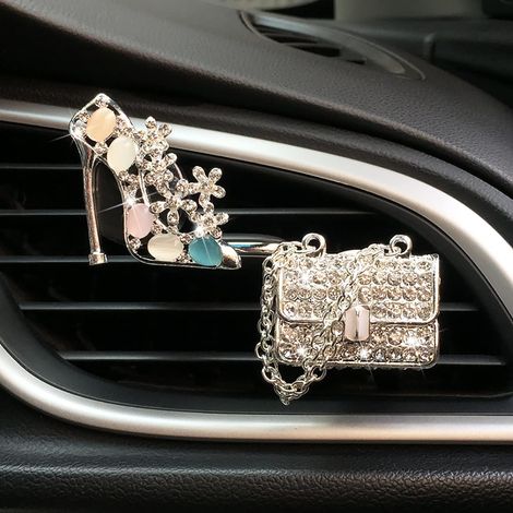 Lot de 2 désodorisants décoratifs pour voiture, ornés de strass, en forme de chaussure à talon haut et de sac. Accessoires de charme pour femmes et jeunes filles. Idée cadeau pour décorer l'intérieur (1/5)