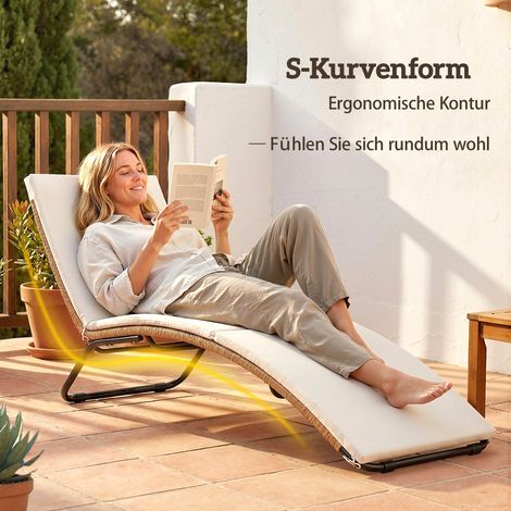 Chaise longue extérieure en résine tressée, forme S, avec coussin, assise aérée et cadre en acier. (1/4)