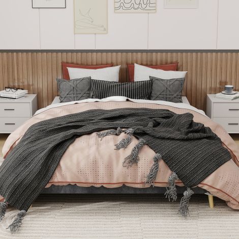Lit adulte 160x200 cm – Cadre de lit avec sommier à lattes bas – En velours gris – Sans tête de lit, sans matelas (1/5)