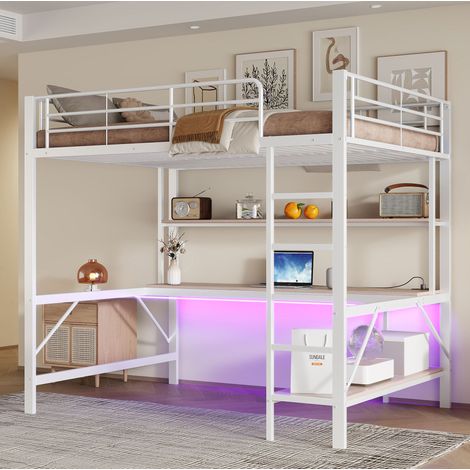 Letto a soppalco 140x200 cm in metallo e MDF bianco, con scrivania, ripiani, luci LED, prese USB e presa elettrica (1/5)