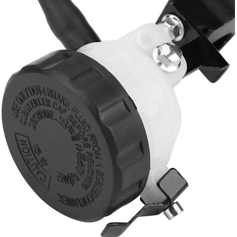 Modification de la moto : freins hydrauliques + levier d’embrayage, et une paire de coupelles d’huile en plastique à gauche et à droite. (1/5)