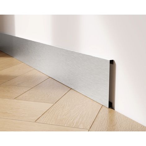Plinthe FC en acier inoxydable 100 mm x 2700 mm - argent satiné
