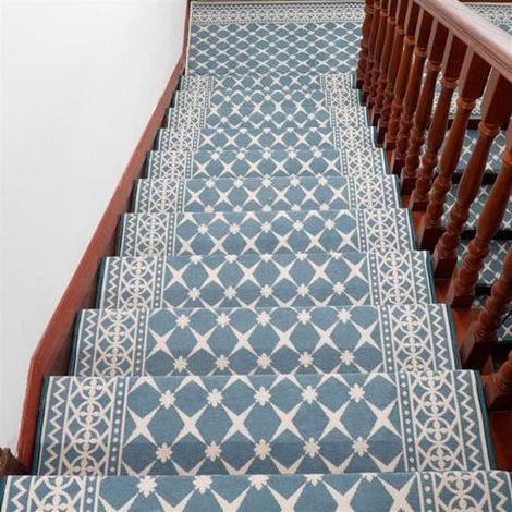 Tapis d'escalier auto-adhésif de style moderne, lavable, forte adhérence, gris anthracite, 30x85 cm (1 pièce), rectangle bleu. (1/4)