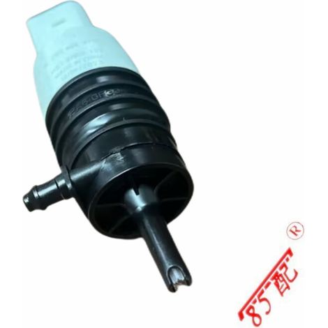 La pompe de lave-glace A2058660100 convient aux Mercedes-AMG C43, C63, E43, E53 and E180. (1/4)