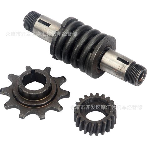 Bicycle and motorcycle parts, two-stroke 50cc/80cc, clutch shaft, drive chain, pinion, sprocket, and gear set. (1/4)