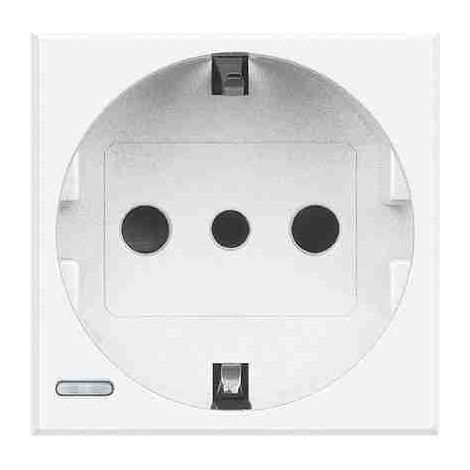 BTIHD4140 P30 Steckdose 2P+E 16A 250V AC