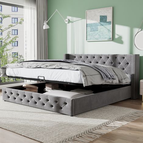 Letto contenitore Chesterfield imbottito 140x190 cm in velluto grigio con testiera capitonné e alzata idraulica (1/5)