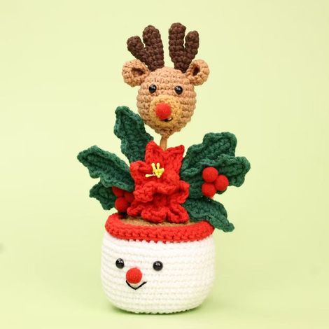 Decorazione Natalizia Fatta a Mano all'Uncinetto – Renne, Pupazzo di Neve o Bambola in Filato Morbido – Design Artigianale Elegante per Scrivania e Vasi da Interno