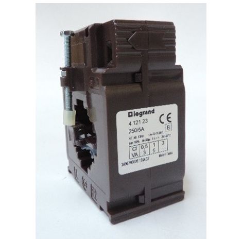 Transformateur courant fermé barre/câble Ø32mm rapport trans. 250/5 -3VA LEGRAND 412123