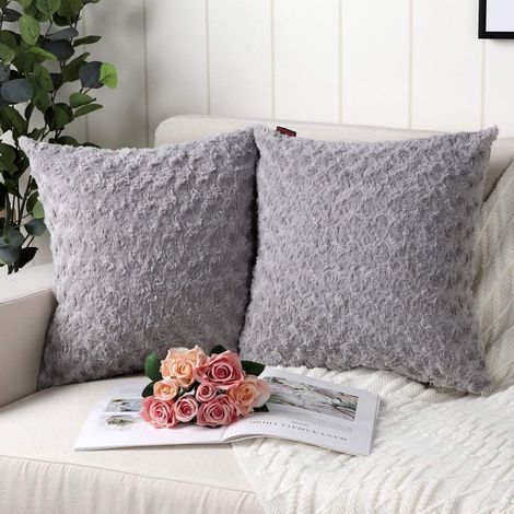 Lot de 2 housses de coussin décoratives en fausse fourrure beige motif fleur 3D floues et douces ensemble de housses de coussin taies d'oreiller pour canapé canapé chambre voiture 18x18 pouces (gris) (1/5)