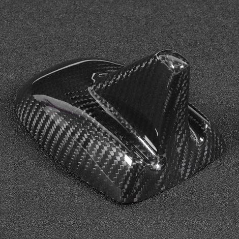 Maserati Levante Fahrzeugmodifikation (2017–2020): Antennenabdeckung und Haifischflossenabdeckung aus Trockencarbon. (1/5)
