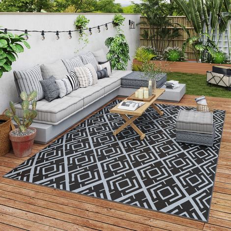 Wendbarer Outdoor-Teppich 182 x 274 cm mit geometrischem Rautenmuster, wasserdicht, inklusive Tragetasche, schwarz
