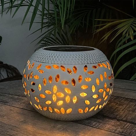 Lampe solaire d'extérieur vintage en métal avec flamme vacillante LED réaliste décorative d'extérieur étanche effet flamme décorations de jardin (1 pièce, blanc) (1/5)