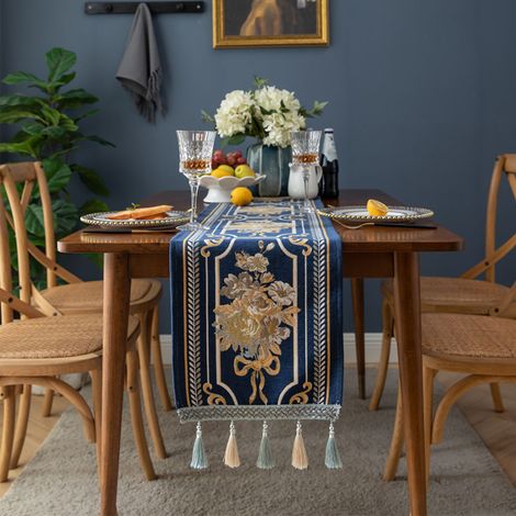 Chemin de table à pompons et motifs floraux, doux et décoratif, en chenille, anti-poussière, pour la maison ou l'hôtel, bleu foncé, 32 x 180 cm / 12,6 x 70,9 pouces (1/5)