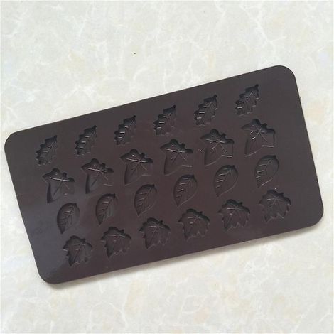 Moules à chocolat en silicone marron à 24 cavités de formes assorties pour chocolat et chewing-gum (1/5)