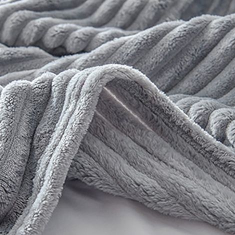 Couverture en flanelle ultra douce pour lit, 178 x 200 cm, jeté chaud pour la maison, le lit ou le canapé (1/5)