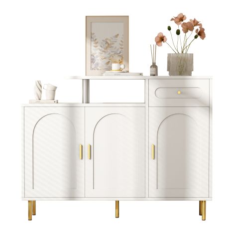 Buffet de salon : un meuble à quatre portes et tiroirs, doté de poignées en or brossé et de pieds à finition ultra-brillante. (1/5)